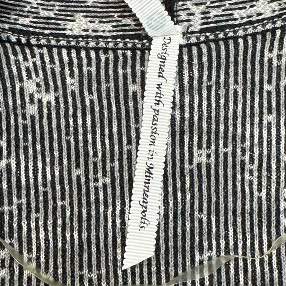 Leo & Nicole Black and White Animal Print Sz XL Duster Sweater Open Cardigan EUC - Picture 3 of 8